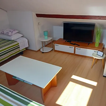 Ante Apartment *