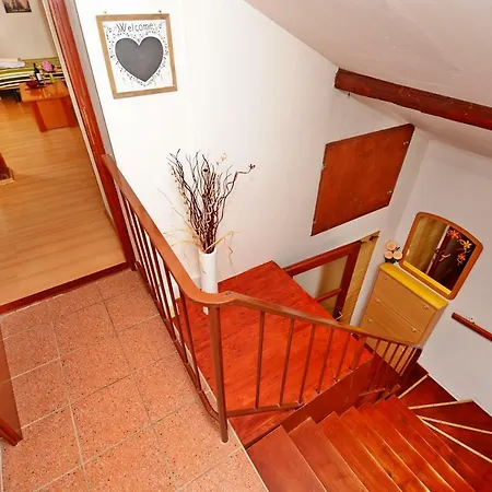 Ante Apartment *